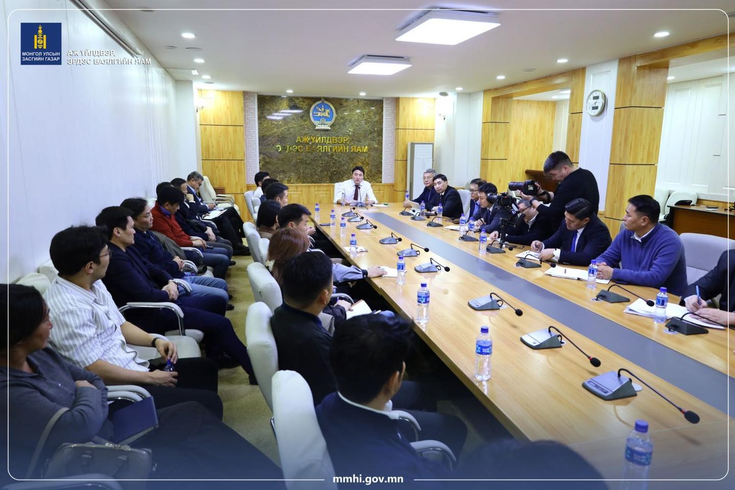 АЖ АХУЙН НЭГЖҮҮДЭД ХУГАЦААТАЙ ҮҮРЭГ ӨГСНИЙ ҮР ДҮНД БҮХ СУМДАД ШАТАХУУН НИЙЛҮҮЛЖЭЭ